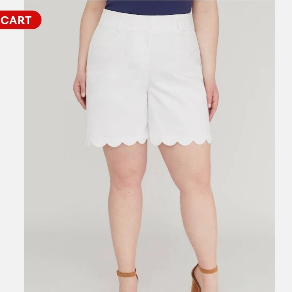 Womens White Scallop Hem Shorts